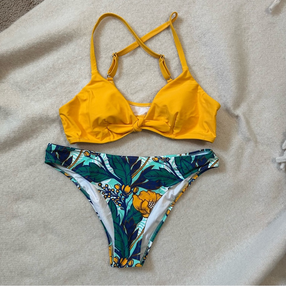 Cupshe Blue and Yellow Bikini Bottom